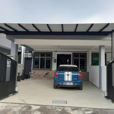 Rumah Armand Melaka 4Br Fully Aircond Экстерьер фото