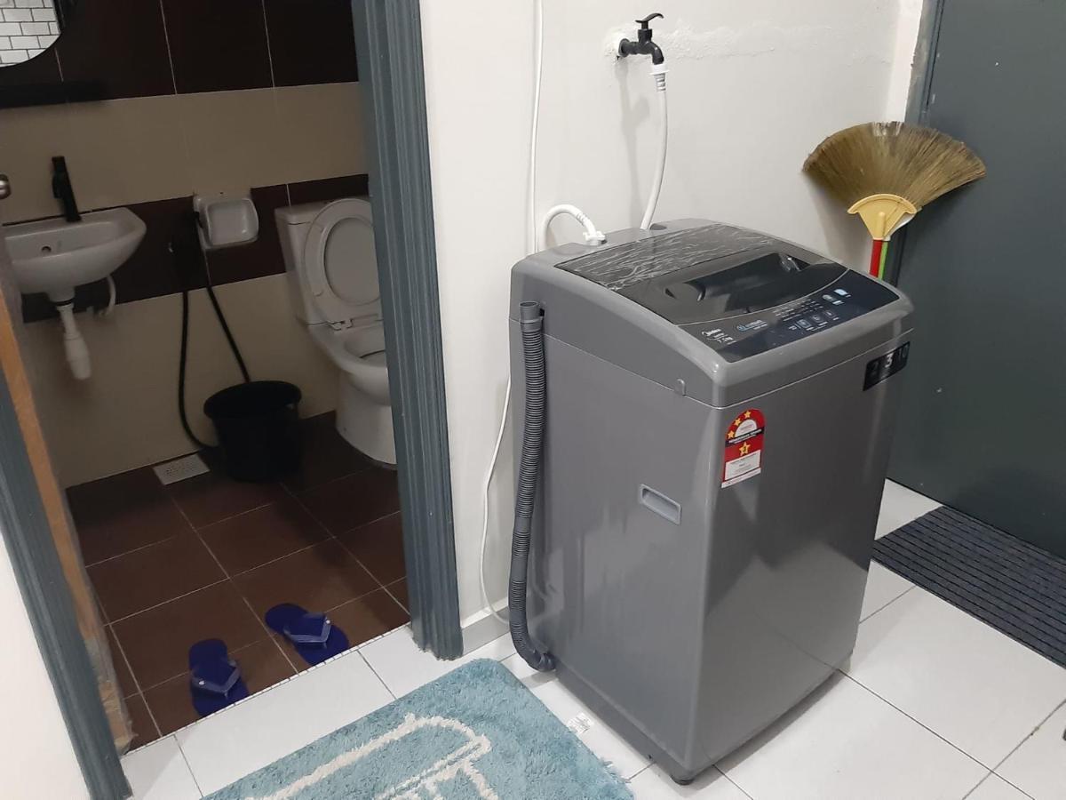 Rumah Armand Melaka 4Br Fully Aircond Экстерьер фото