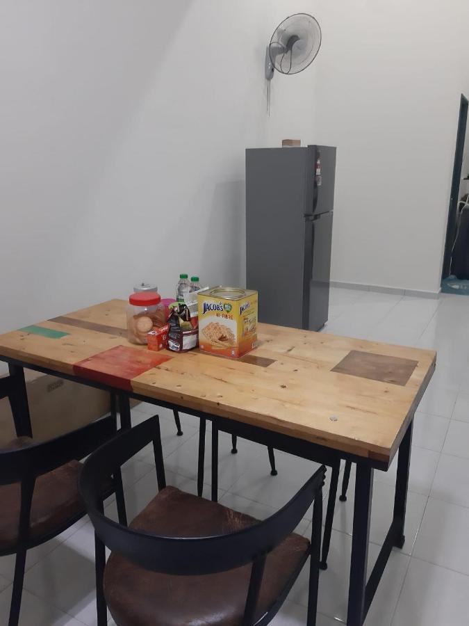 Rumah Armand Melaka 4Br Fully Aircond Экстерьер фото